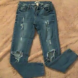 FOREVER 21 RIPPED SKINNY JEANS SZ. 27